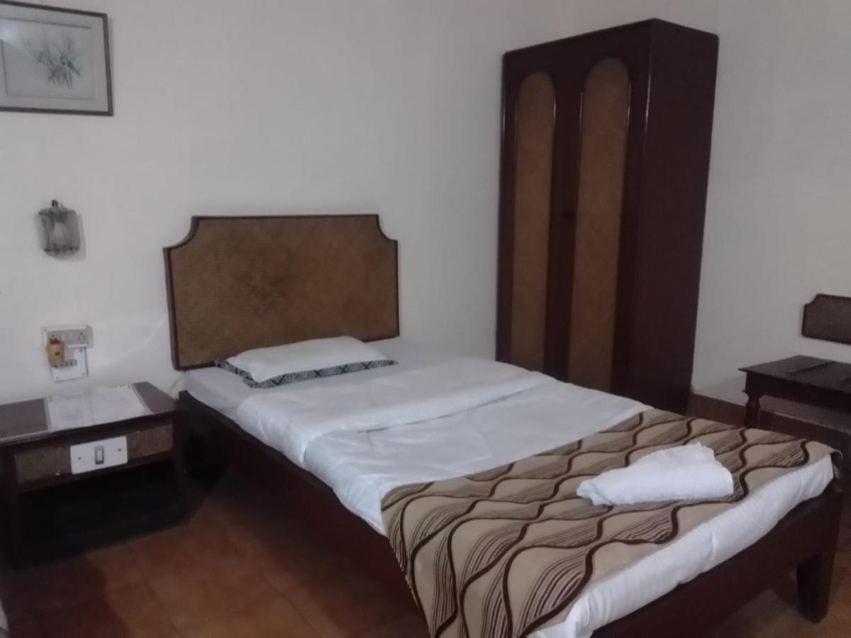 Hotel Indsurya Dibrugarh Esterno foto