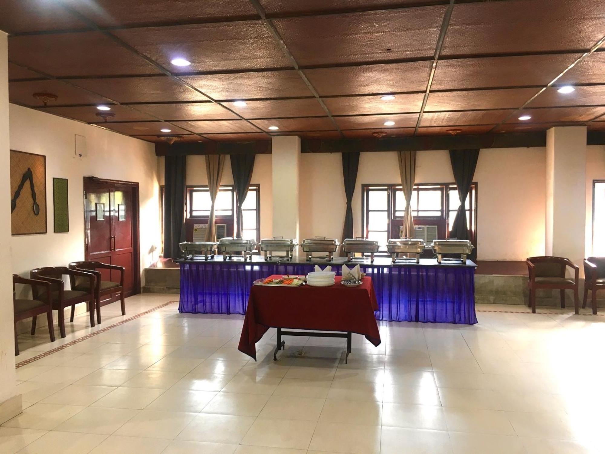 Hotel Indsurya Dibrugarh Esterno foto